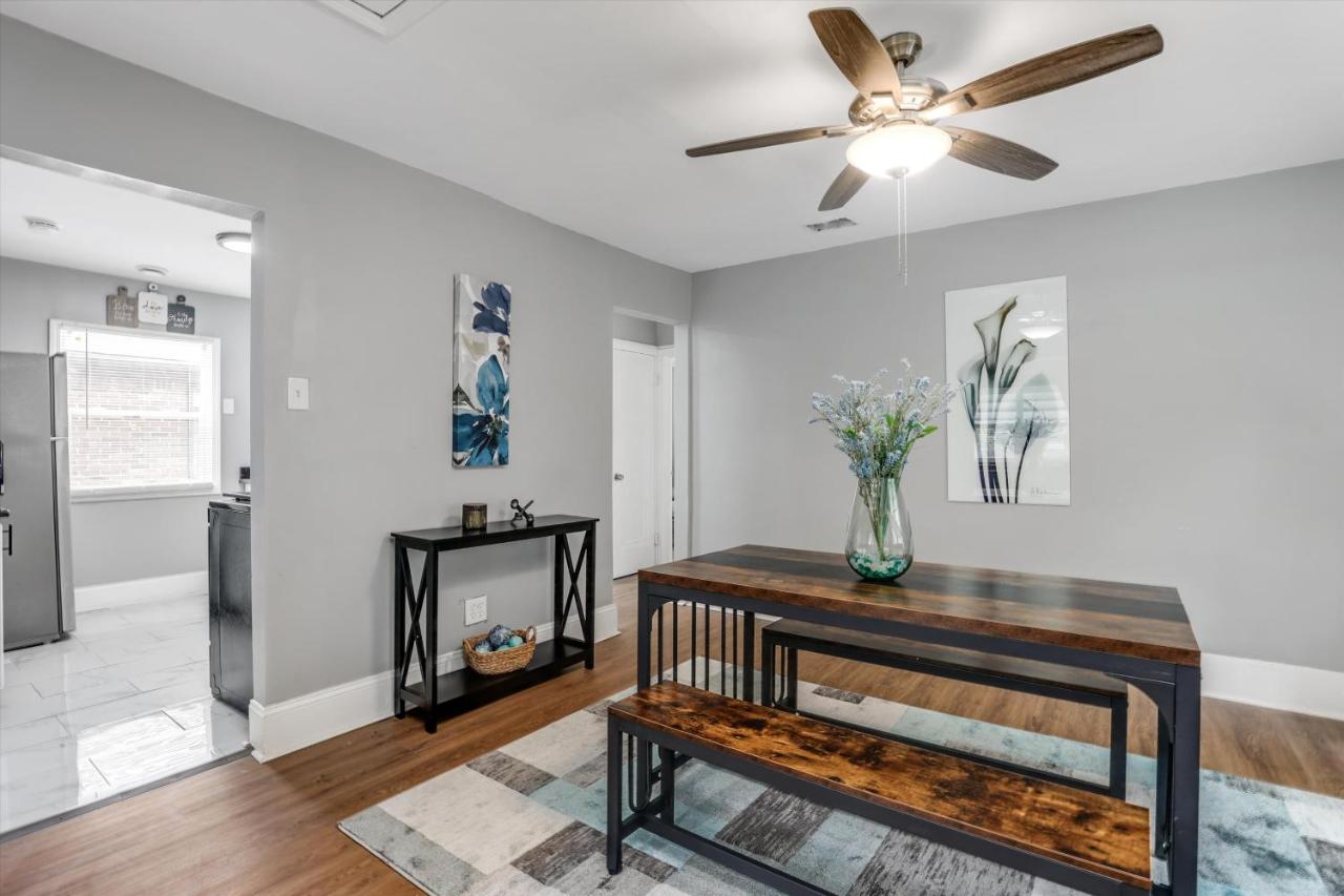 Modern & Cozy East Side Gem ~ Queen Beds ~ Parking Detroit Exteriör bild